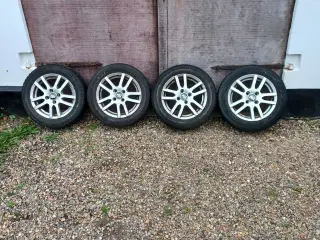 Vinterdæk til en Toyota Aygo med TPMS. Ventil