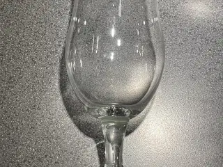 Glas, 4 stk. Ølglas på stilk 37 cl nye