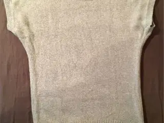Lysegrå strikket bluse til salg