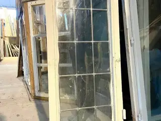 Fin, blyindfattet vinduesramme m. termoglas