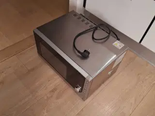 Combi ovn. Mikro og grill funktion. 