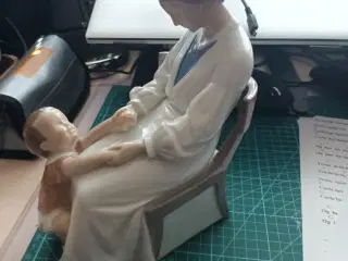 Porcelænsfigur - Bing&Grøndahl.  "Mor og barn".