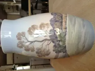 B & G vase