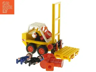Legetøjsgaffeltruck med figurer og tilbehør fra Playmobil (str. 20x20 cm)