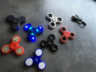 7 fidget spinners