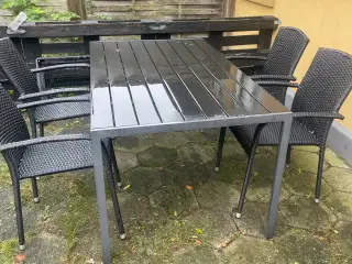 Havebord og stole