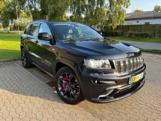 Jeep Grand Cherokee SRT-8 HEMI V8