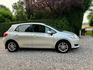 Toyota Auris 1,6 VVT-I Linea Luna 124HK 5d