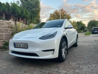 Tesla Model Y  Long Range AWD