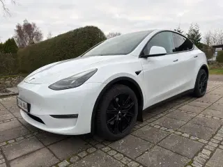 Tesla Model Y  Long Range AWD