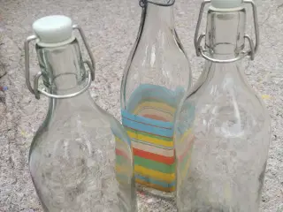  Sæt med 3 vand karafler 5 kr ialt 