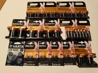 61 Styks Duracell batterier.