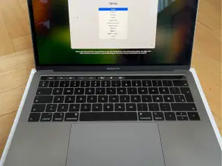 MacBook pro tuch bar 2018