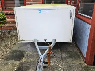 Hundetrailer med 4 store burer