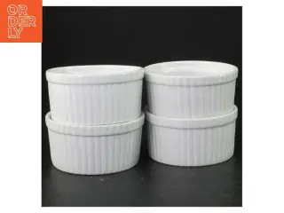 4 hvide ovnfaste porcelænsskåle (str. 9,5 cm)