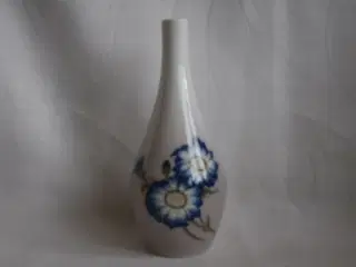 Vase med blomster fra Bing og Grøndahl