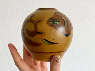 Brun glasur, fisk m mint detaljer