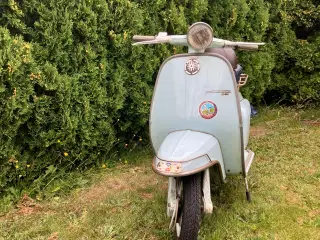 Lambretta scooter, Vespa Veteran