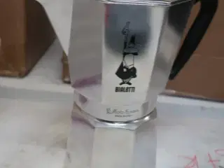 Kaffekoger BIALETTI MOKA EXPRESS, med 9 stk. kopper