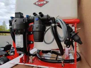 Kuhn Evolis Q50 med lanse og to meter bom