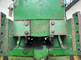 Frontlift HE-VA, fra JD3040 4WD