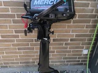 Mercury 6 hk 4 takt på motor som ny