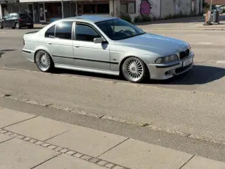 BMW E39 528ia