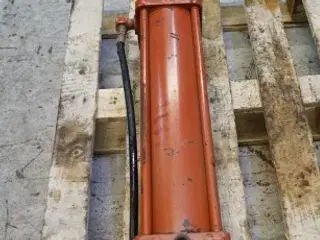 Massey Ferguson 190 Cylinder 700706338