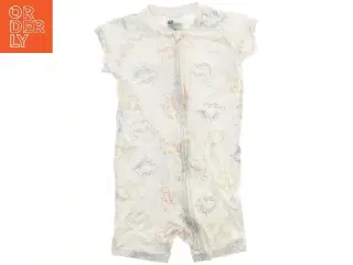 Kortærmet sparkedragt med dinosaurprint fra H&M (str. 92)