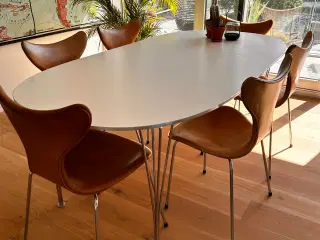 Arne Jacobsen Mågen/Liljen