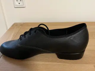Dansesko til dame sælges