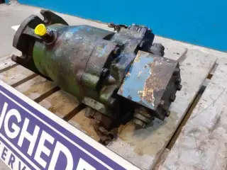 John Deere 975 Hydrostatmotor AZ72104