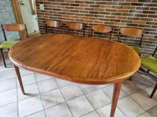 Spisestuebord + stole TEAK