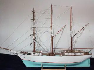 Stor skibsmodel