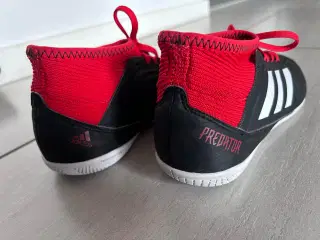 Adidas Predator 18.3 IN 'Team Mode', str. 37 1/3
