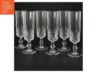 Sæt af seks champagne glas (str. 17x6 cm)