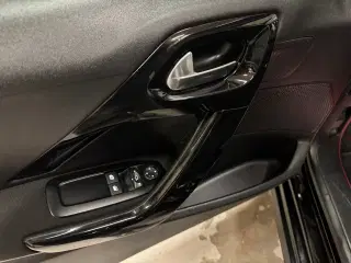 Peugeot 208 1,2 VTi 82 Signature Sky