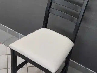 Sort spisebordsstole fra IKEA