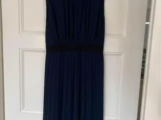 Navy blå kjole str. M