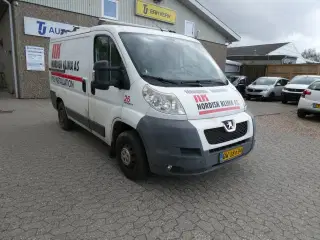 Peugeot Boxer 330 2,2 HDi 100 Kassevogn L1H1