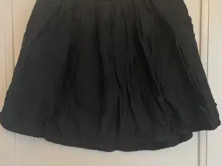 Sort nederdel i vasket silke