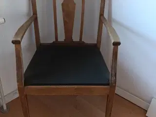 Antik træstol
