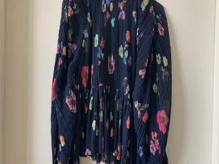 Stine Goya plisseret bluse