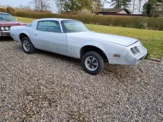 Pontiac Firebird 