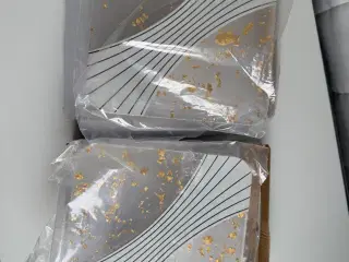 Nye væglamper - aldrig sat op