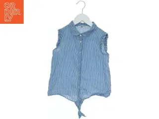 Ærmeløs bluse med knapper fra H&M (str. 128)