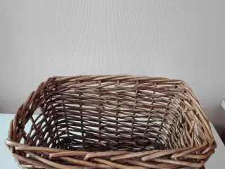 Kurv i kraftig flet