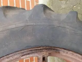 38"   13.6R38