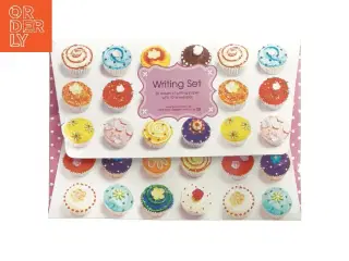 Brevpapir og kuverter = Skrivesæt med cupcake-motiv fra Gostationary (str. 26x19 cm)