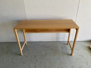 Skrivebord der kan foldes sammen